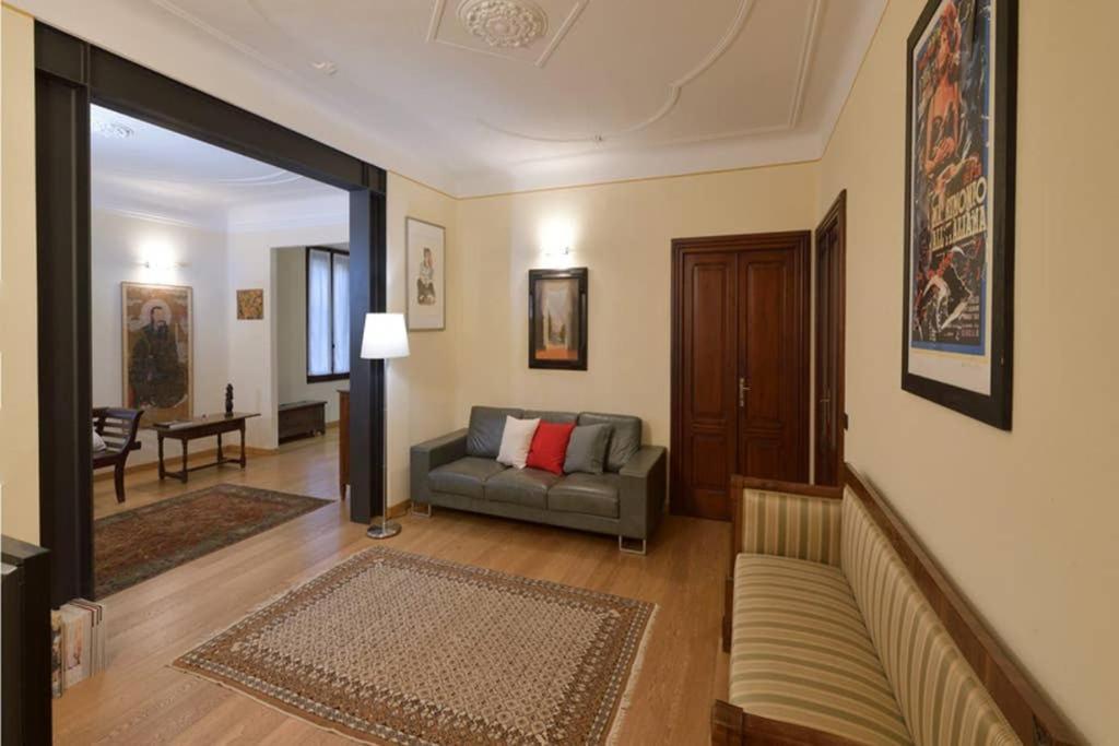 פארמה C-Rooms, Residenza Correggio מראה חיצוני תמונה